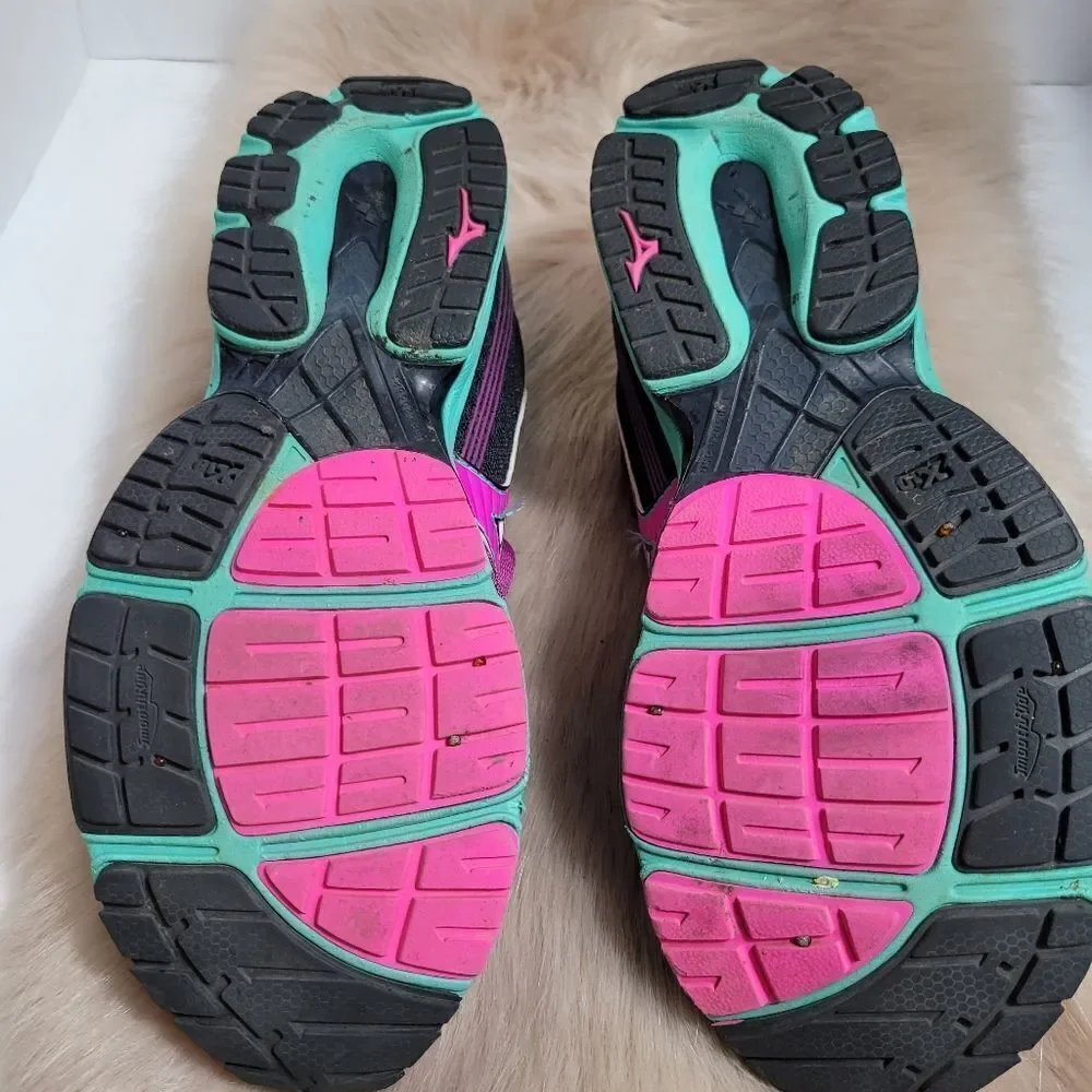 Mizuno Wave Sayonara 3 Women RoundToe Multi Color Running Shoe Size 8.
